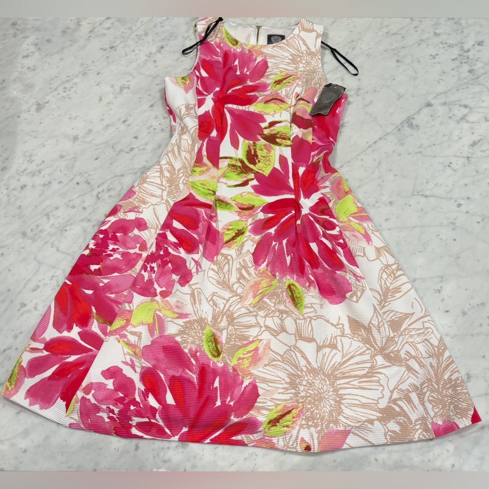 NWT, Women’s Vince Camuto, Floral Dress, Size 2 - Picture 2 of 13
